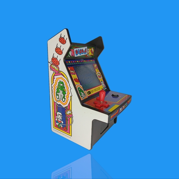 Dig Dug mini arcade game - Picture 3 of 9